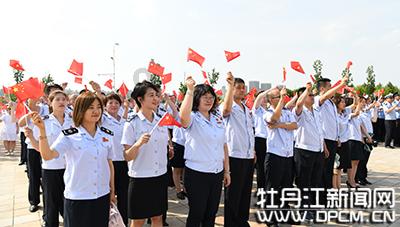 强基固本促发展  产业铺就富民路（深度关注·党旗在基层一线高高飘扬）